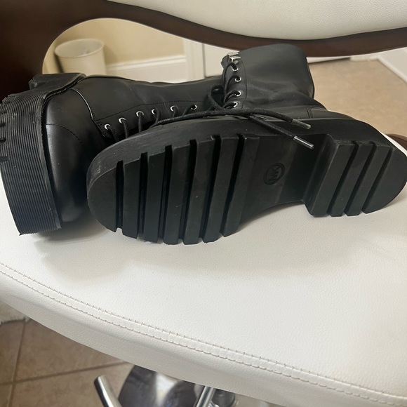 Michael Kors boots size 7 - Picture 2 of 6